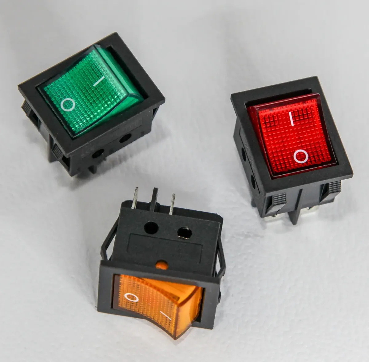Llave Tecla 4C 4 Patas Con Luz ON/OFF 15A 250V HTEC X10 - Imagen 2